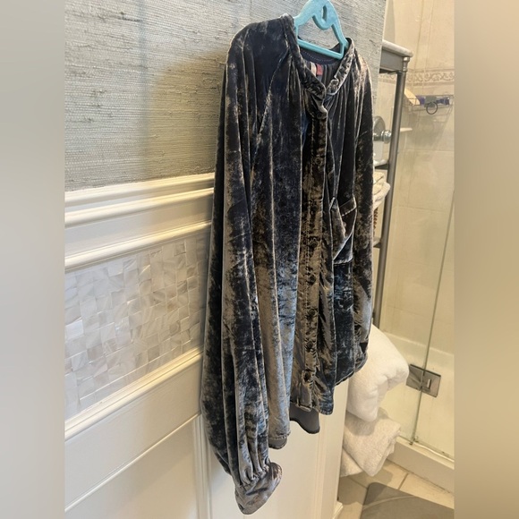 Large Anthropologie pilcro velvet femme button down collarless shirt grey gray - Picture 8 of 15